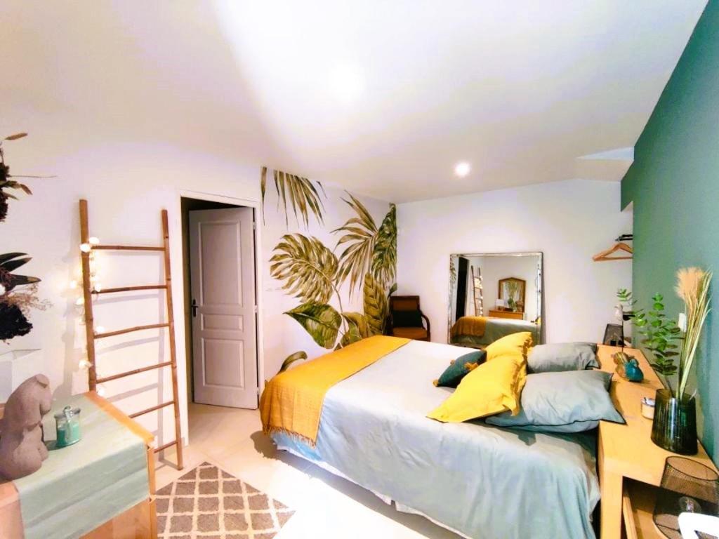 Gite De La Petite Vallee Saint-Savinien Extérieur photo