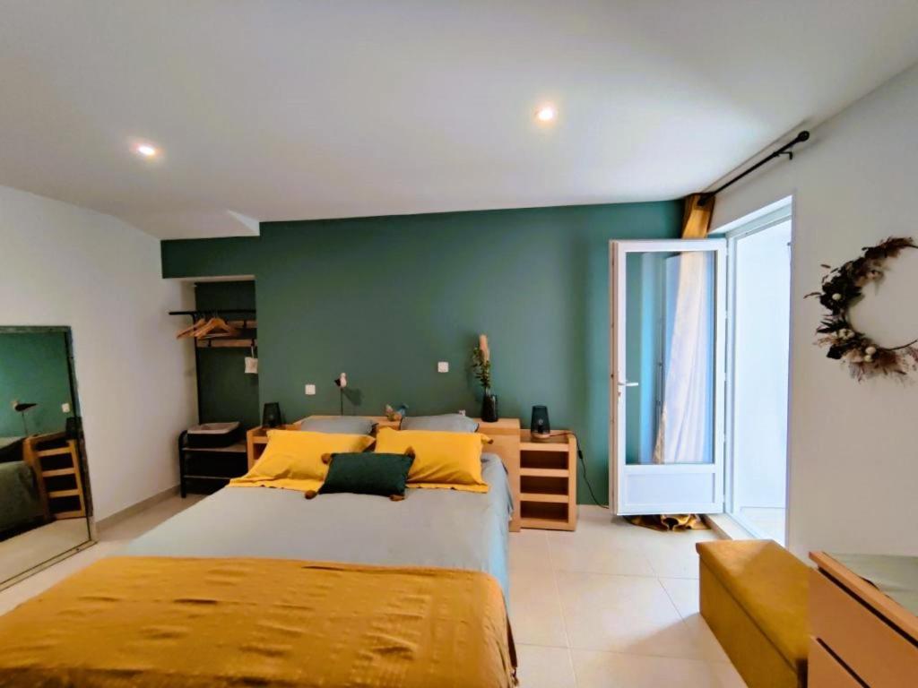Gite De La Petite Vallee Saint-Savinien Extérieur photo