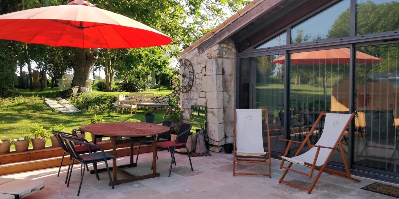 Gite De La Petite Vallee Saint-Savinien Extérieur photo